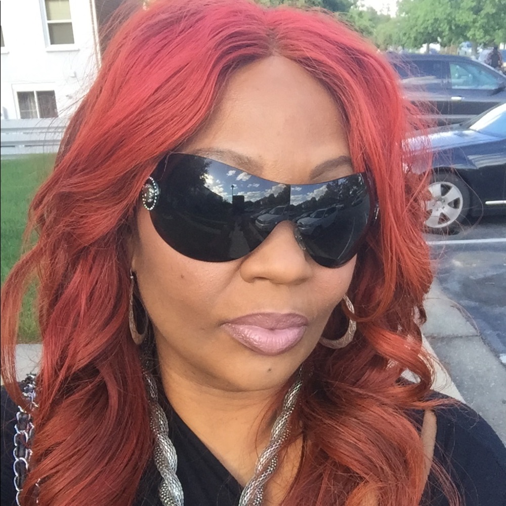 Versace Sunglasses w/Case - Picture 2 of 7